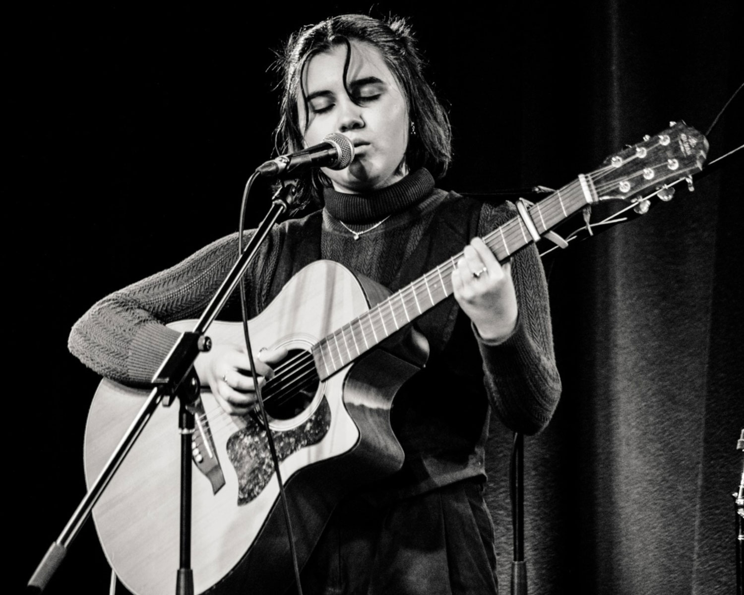 Follow The Robin – Live